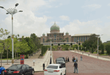 Малайзия решила закрыть доступ к соцсетям для детей и подростков Фото (с) google.com