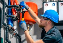 В Подмосковье обеспечена возможность подать онлайн заявление на теплоснабжение, водоснабжение и водоотведение Фото (с) freepik/pvproductions