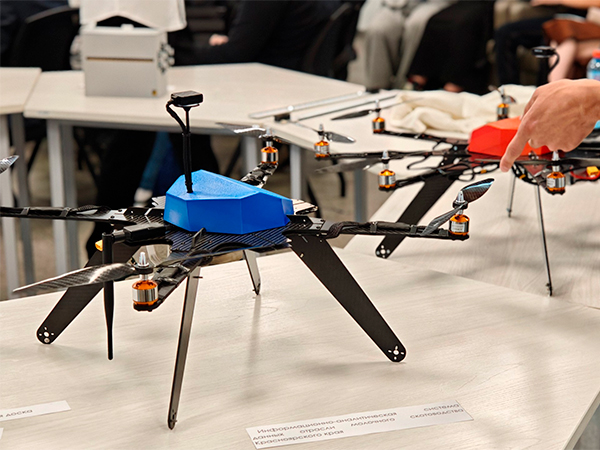 В Красноярском крае объявлено о научно-техническом конкурсе для школьников и студентов Фото (с) Минцифры Красноярского края