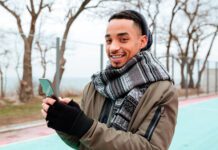 Минцифры намерено упростить проверку биометрии иностранцев для выдачи SIM-карт – проект приказа Фото (с) freepik/drobotdean