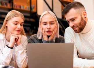 Минцифры опубликовало проект правил участия аккредитованных IT-компаний в обучении студентов и школьников Фото (с) freepik