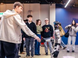 студенты. Фото (с) mos.ru