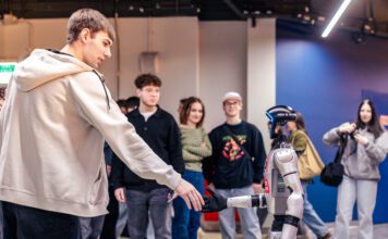 студенты. Фото (с) mos.ru