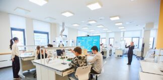 Лаборатория НИОКР. Фото (с) mos.ru