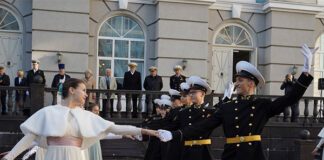 Нахимовское училище. Фото (с) Минобороны