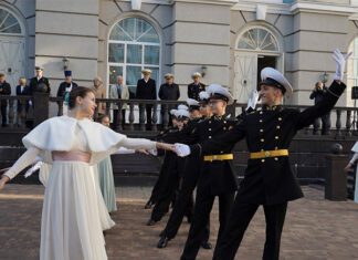 Нахимовское училище. Фото (с) Минобороны