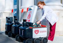 Две московские больницы начали использовать роботов-доставщиков для перевозки образцов крови Фото (с) mos.ru