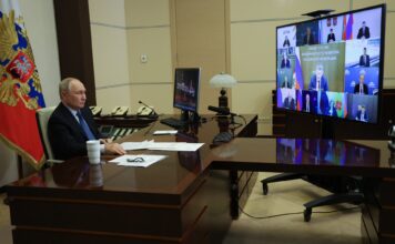 Глава Минэкономразвития сообщил президенту о передислокации восьми холдингов из Москвы в регионы (с) сайт Кремля